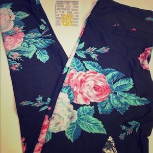 OS Lularoe Leggings.
